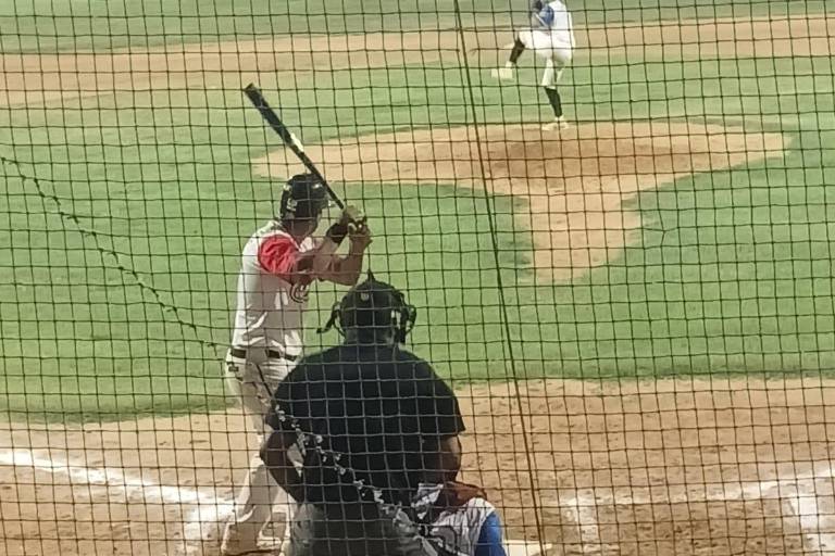 Jonrón de Iker Vázquez lleva a Diablos Rojos a la victoria ante Panteras Bats
