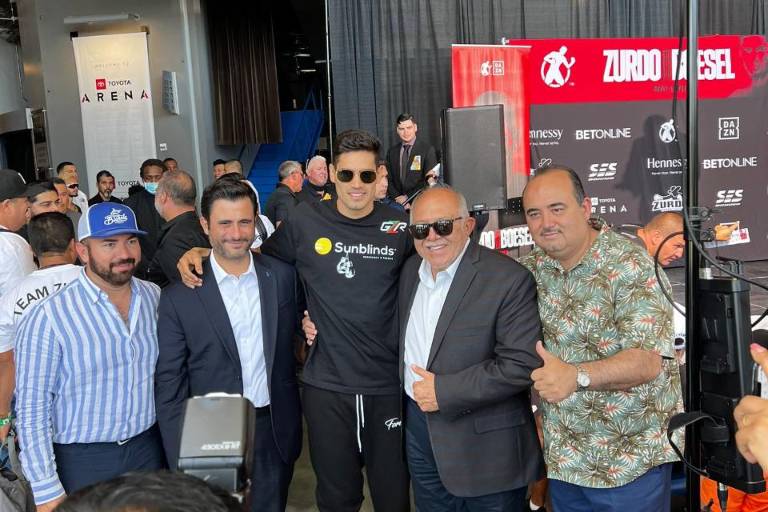 ‘El Químico’ y el director de Cultura Mazatlán se van a California al pesaje de ‘El Zurdo’ Ramírez