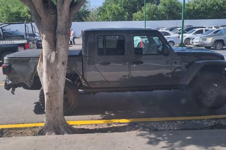 Detienen a empleado de la Fiscalía de Sinaloa por conducir un vehículo robado