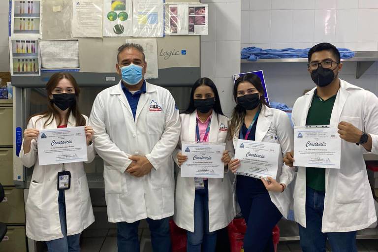 Se preparan para ser biomédicos en el Hospital General de Culiacán