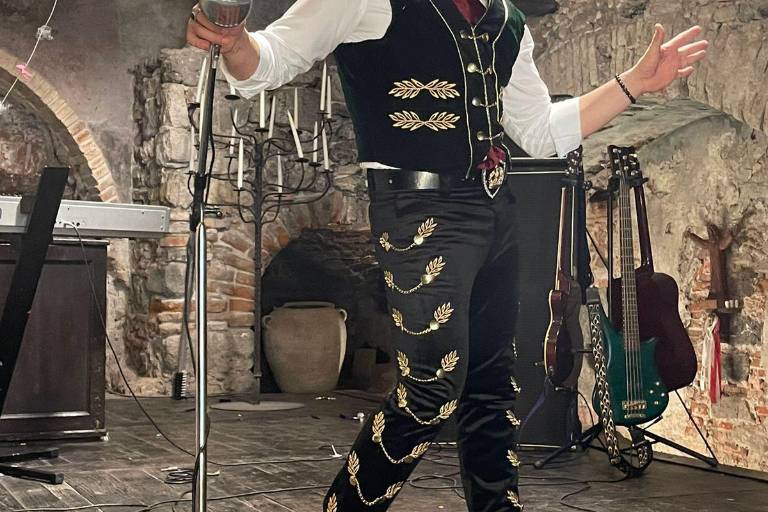 Omar Chaparro sigue metiéndose al regional mexicano