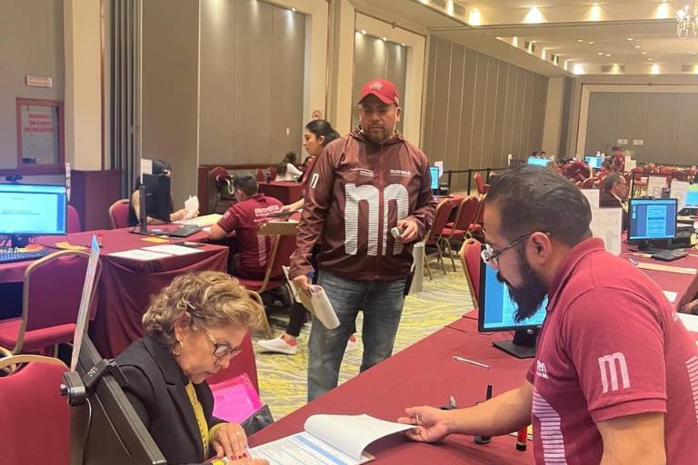 Va Olegaria Carrazco por tercer periodo consectivo como Diputada federal; se registra oficialmente