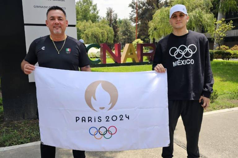 Se embarcan mazatlecos Marco Verde y Radamés Hernández hacia París 2024