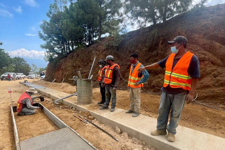 Organización comunitaria de los pueblos indígenas, fundamental para el éxito del Programa de Caminos Pavimentados