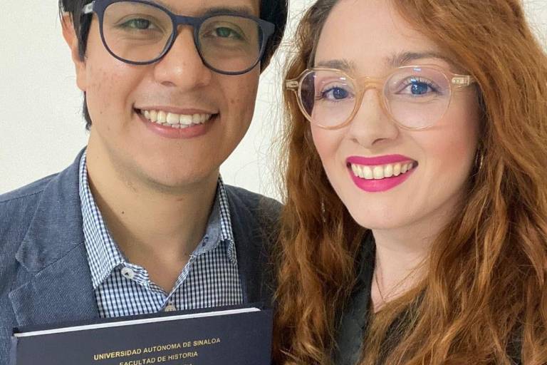 Obtiene grado de Maestro en Historia con Honores