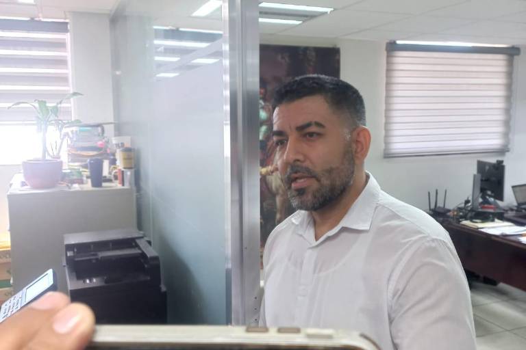 El vicefiscal Isaac Aguayo Roacho evadió responder a los reporteros; dijo que solo lo haría con la familia de Guadalupe.