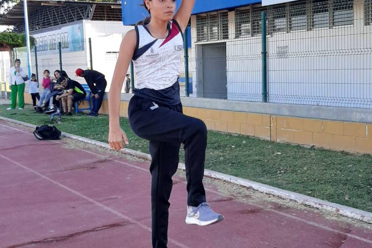 Promesa de atletismo de la UAS clasifica a los Nacionales Conade