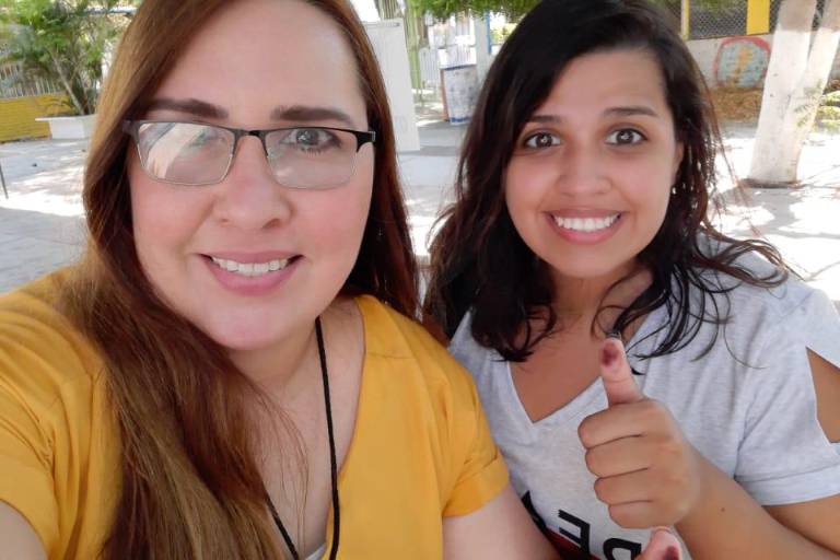 Salen mazatlecos a emitir su voto