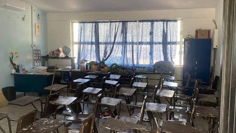 El Gobernador de Sinaloa Rubén Rocha Moya prometió que este miércoles se restablecería la luz en la mitad de las escuelas afectadas por el suministro.
