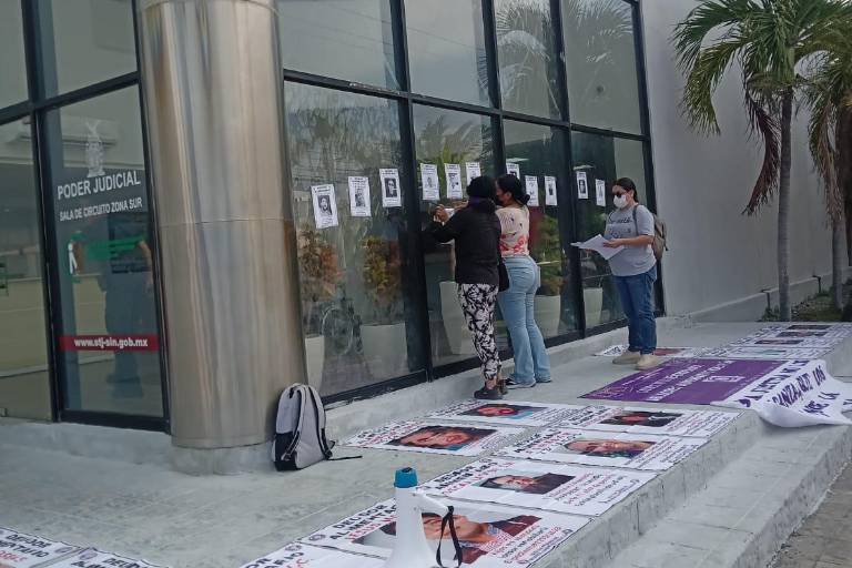 Exigen con tendedero y manifestación frente a Juzgados Familiares que procesos por pensión alimentaria sean más rápidos