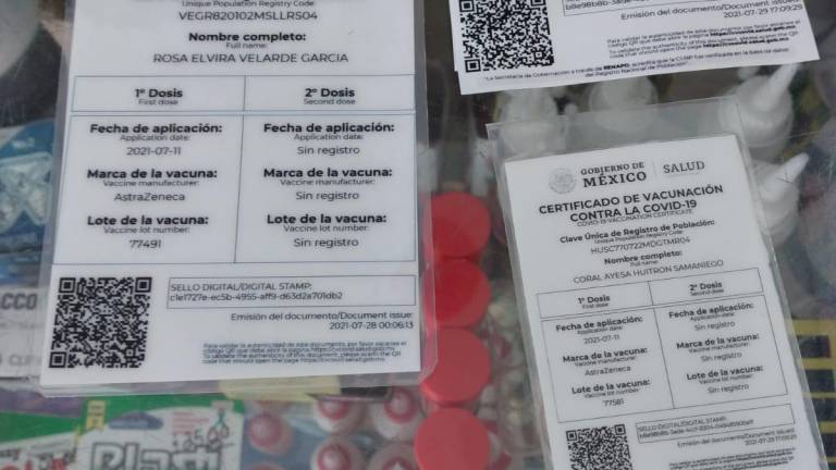 En papelerías de Mazatlán crece la demanda de impresión y enmicado por la cartilla de vacunación