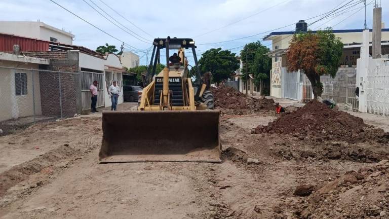 La Secretaría de Obras Públicas destinó 24.4 millones de pesos para la rehabilitación de nueve obras de drenaje en Juan José Ríos.