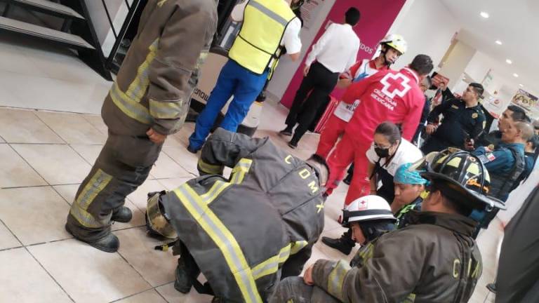Cae elevador en un centro comercial en Coyoacán; hay una persona fallecida