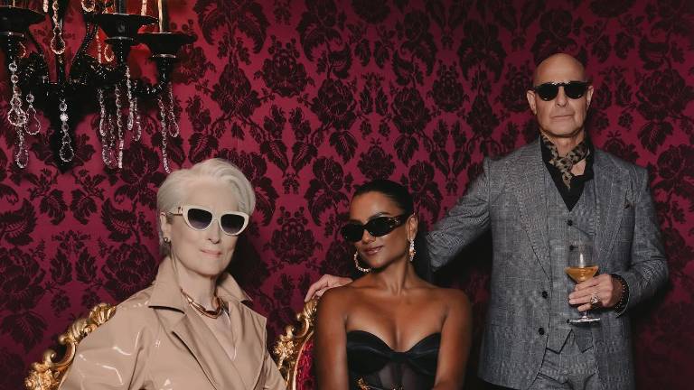 Meryl Streep asistió al Dolce &amp; Gabbana Fashion Show como Miranda Priestly para filmar escenas de ‘The Devil Wears Prada 2’ con sus co-estrellas Stanley Tucci y Simone Ashley.