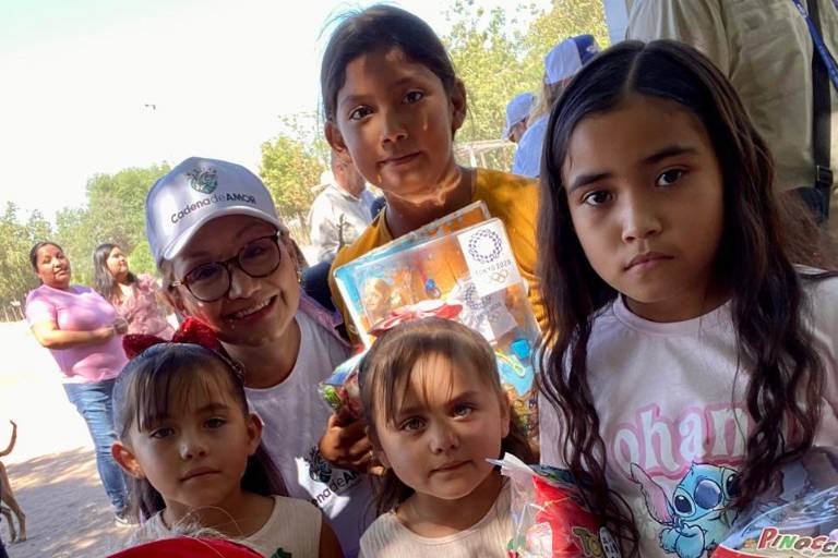 Lleva ‘Cadena de Amor’ alegría a más de 2 mil niños en comunidades indígenas