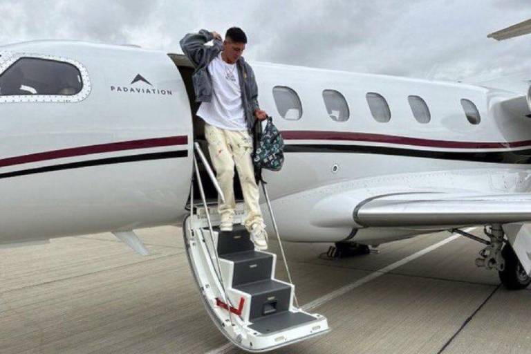 Edson Álvarez, en camino a Londres para presentar exámenes médicos con West Ham