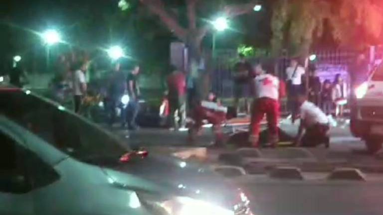 El hombre atropellado fue trasladado al hospital.