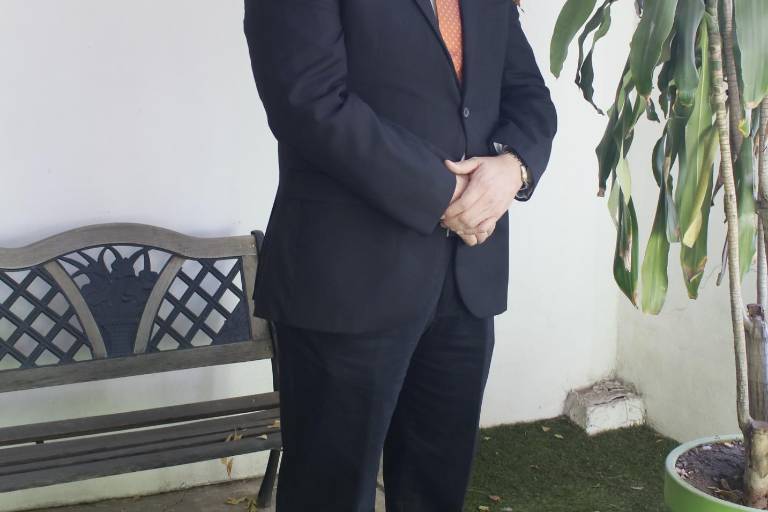 Obtienen grado de Maestros