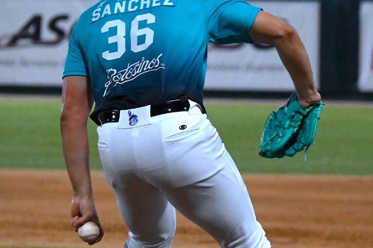 Yaquis pega primero en La Paz