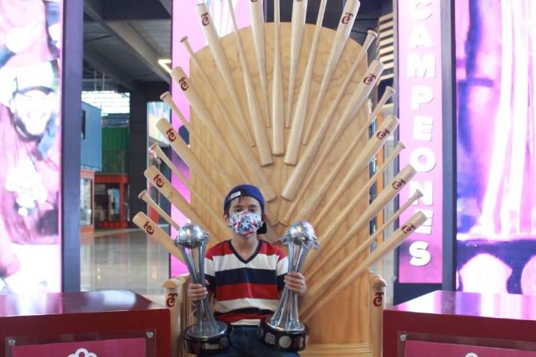 Con éxito arranca el Trophy Tour de los bicampeones Tomateros de Culiacán