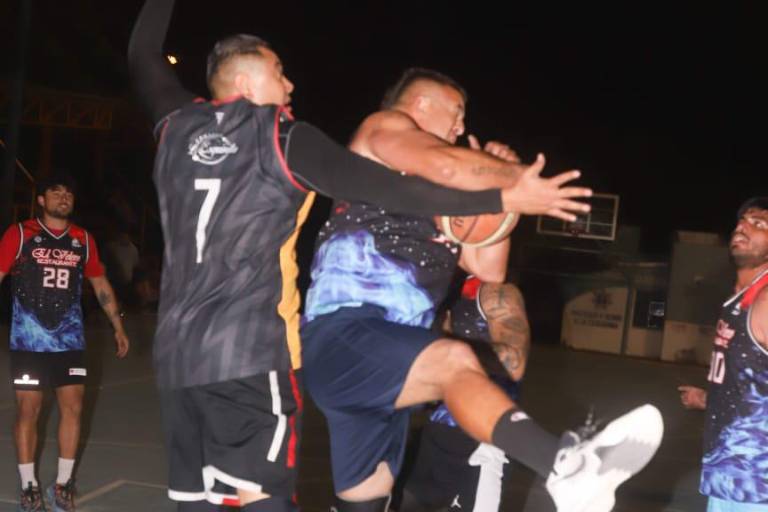 Sale Restaurante El Velero por el título en Ciudades Hermanas