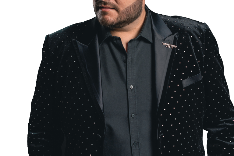 Max Peraza, ocho años de buscar su lugar en la música