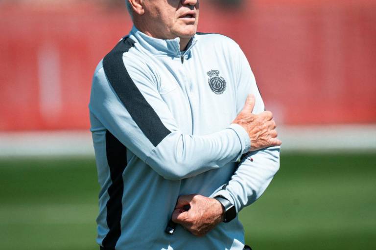 Javier Aguirre es buscado por la FMF