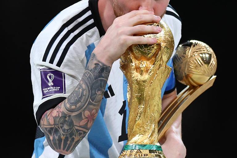 Messi anuncia que jugará unos partidos más con Argentina