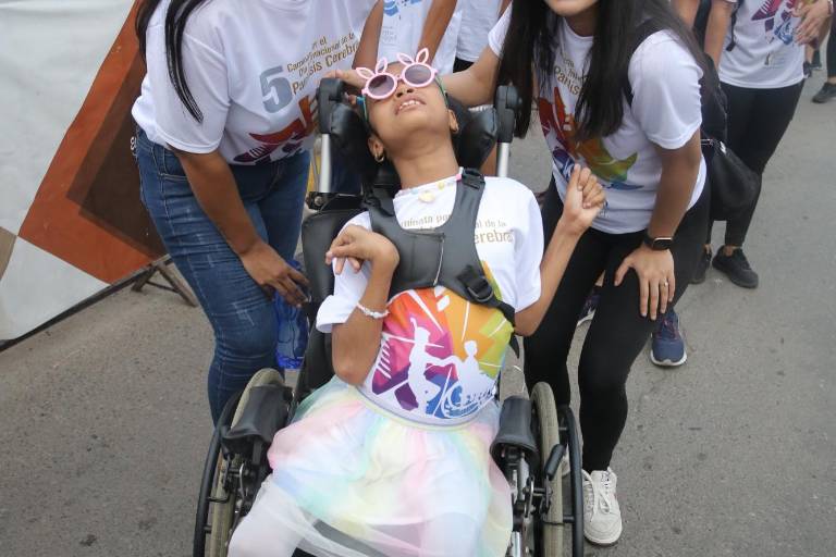 Corren a beneficio de niños con Parálisis Cerebral