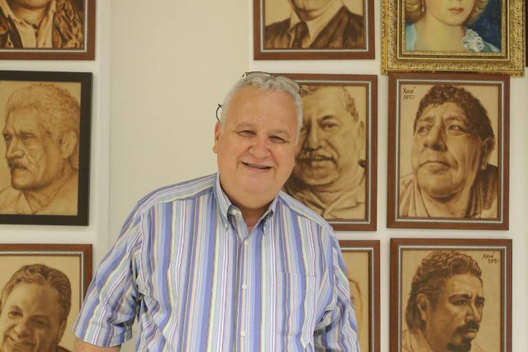 Presenta ‘Bocetos de amigos mazatlecos’ Xosé Lamas