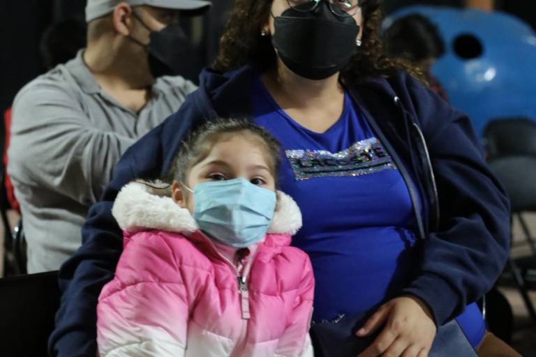 Disfrutan mazatlecos la puesta en escena ‘Entre Pavos y Guajolotes’