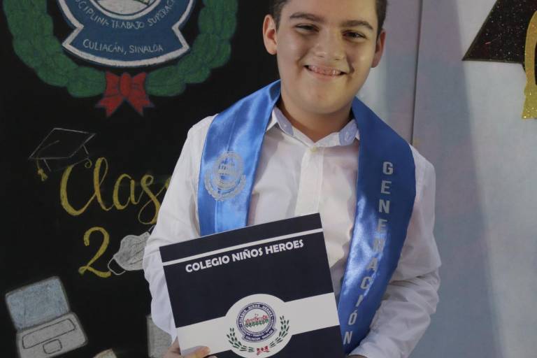 Se despiden de la primaria del Colegio Niños Héroes