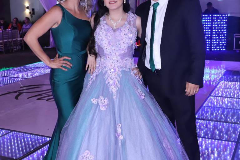 Rhomina Serrano festeja el inicio de su juventud