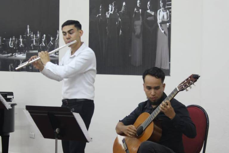Recital de obras para flauta ofrecen alumnos del Taller de Música del CMA