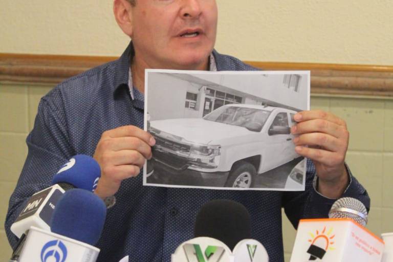 Regidor asegura que se usaron vehículos del Gobierno de Culiacán en evento a favor de la Revocación de Mandato