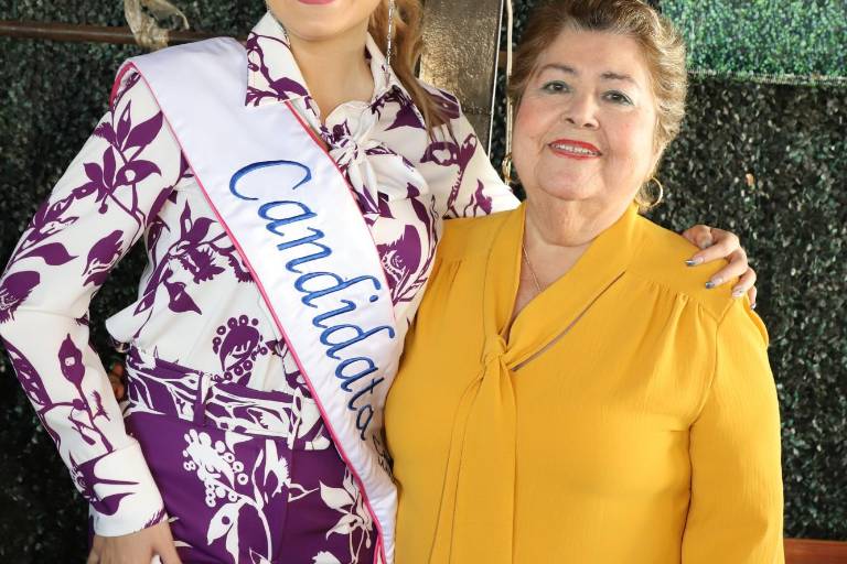 Alina Zataráin preside desayuno por su candidatura a Reina del Carnaval de Mazatlán