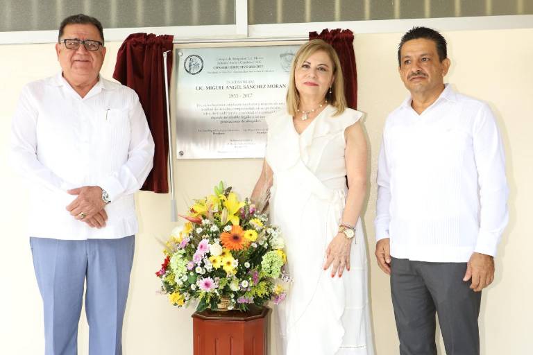 Rinden homenaje al abogado Sánchez Morán en la UAS