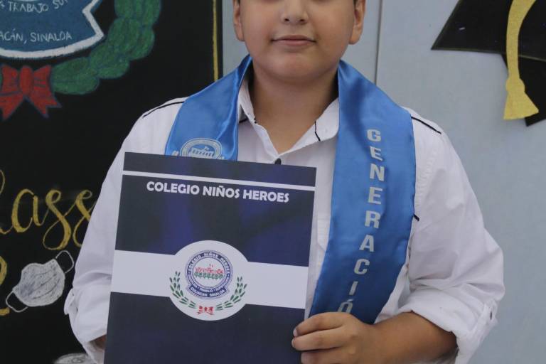 Se despiden de la primaria del Colegio Niños Héroes