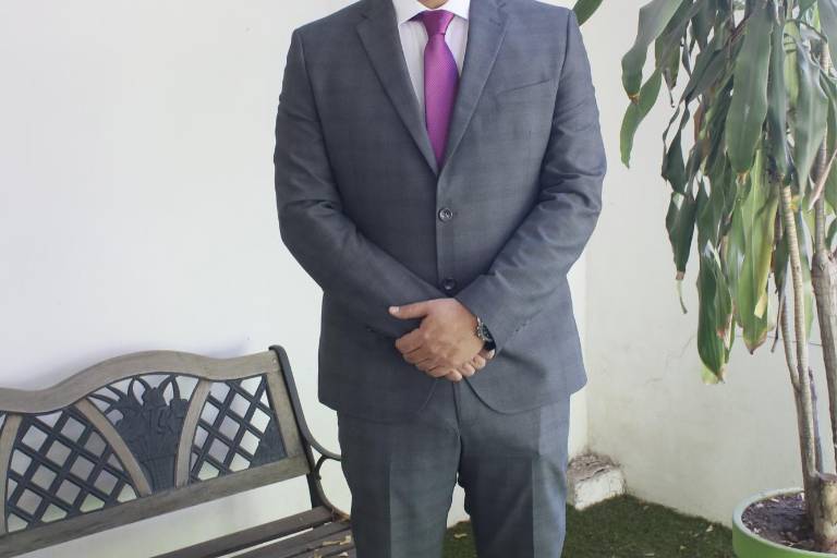 Obtienen grado de Maestros