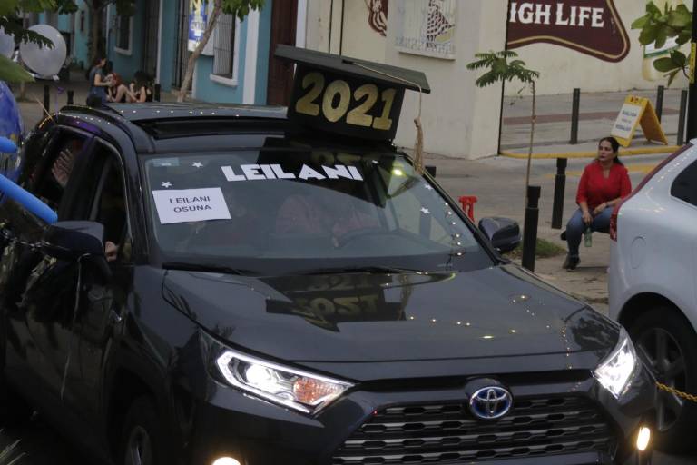 Se despiden de la primaria del Colegio Niños Héroes