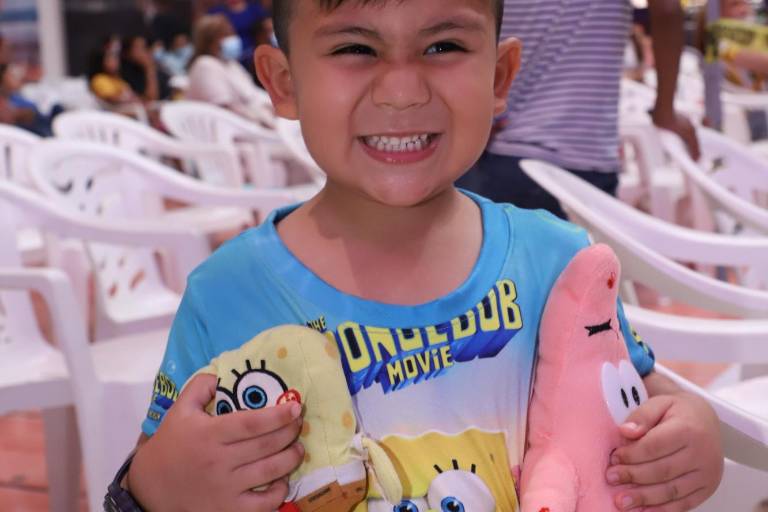 Visita Mazatlán Kai Martínez, la voz oficial de la primera temporada de ‘Bob Esponja’