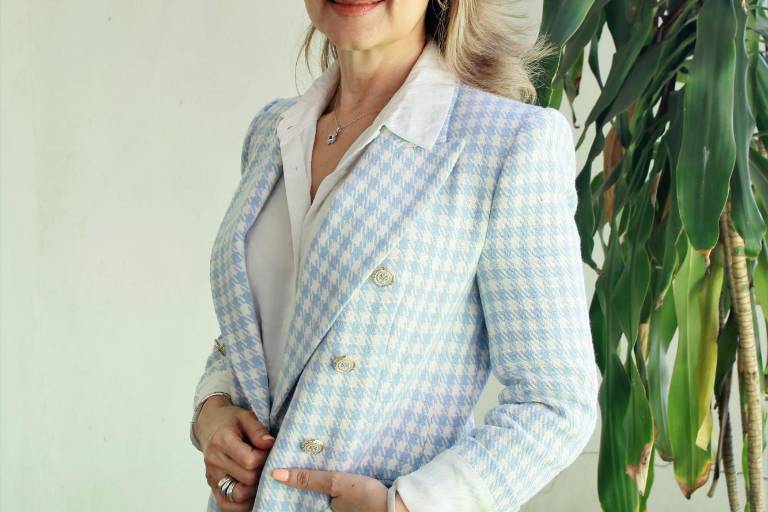 Obtienen grado de Maestros