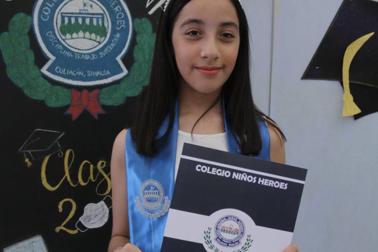 Se despiden de la primaria del Colegio Niños Héroes