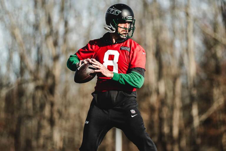 Jets no removerá a Aaron Rodgers del puesto titular