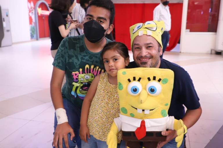 Visita Mazatlán Kai Martínez, la voz oficial de la primera temporada de ‘Bob Esponja’