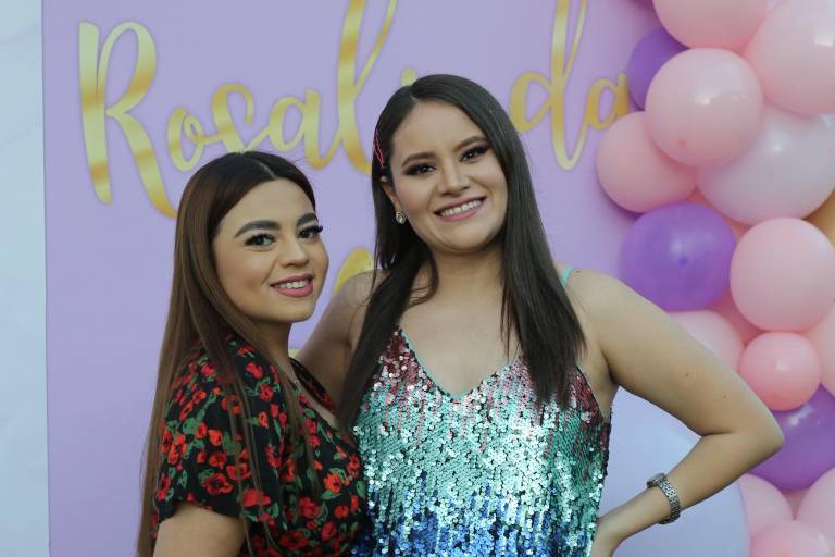 Rosalinda en la dulce espera de una princesa