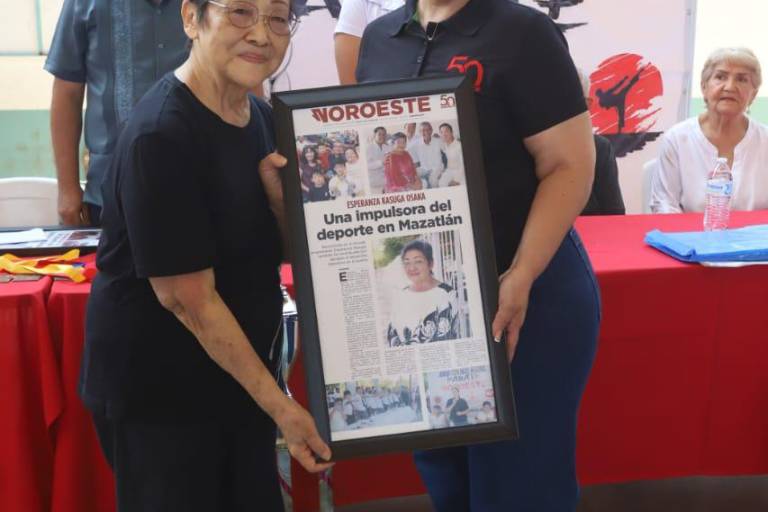 Reconocen a Esperanza Kasuga y Juan Manuel Salazar en la Copa Noroeste de Karate do 2024