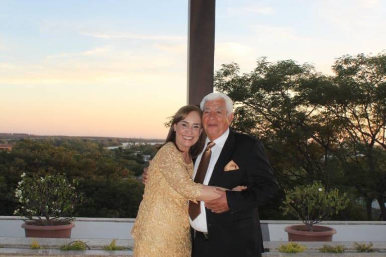 Celebran sus Bodas de Oro