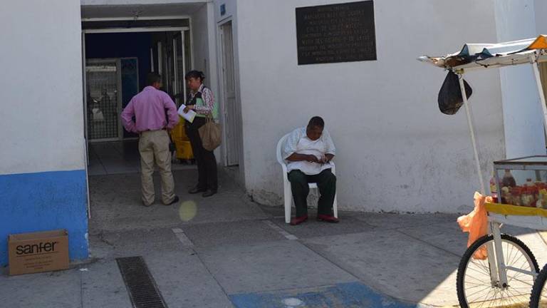 Gobierno de Mazatlán anuncia que este miércoles informará sobre presunto robo y medicamentos caducos en el ‘Hospitalito’
