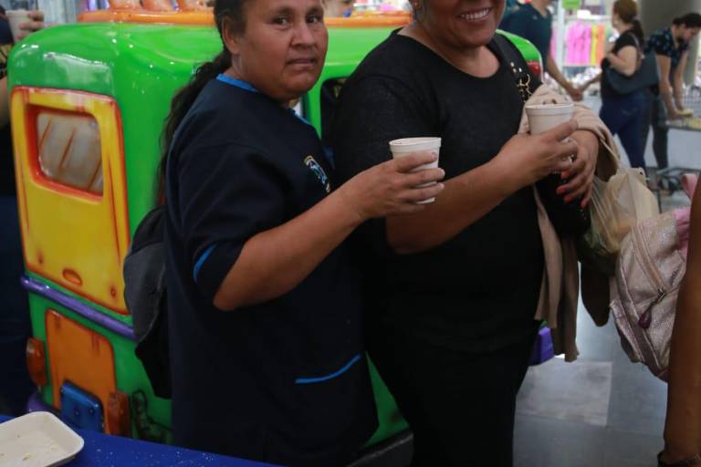 Casa Ley consiente a sus clientes con Rosca de Reyes